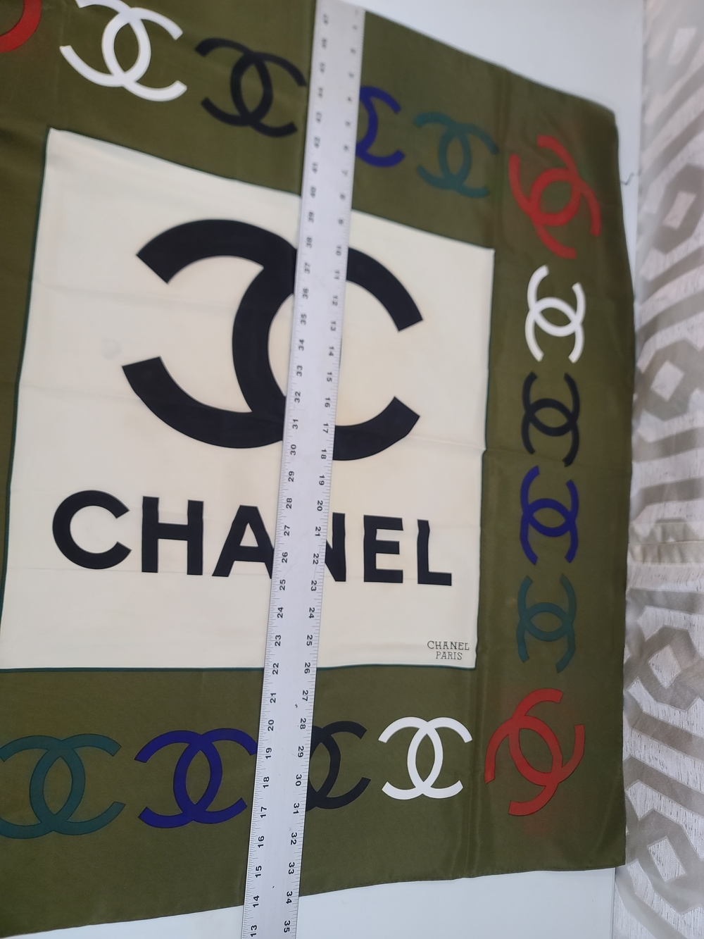 Chanel Scarf - Picture 4 of 10